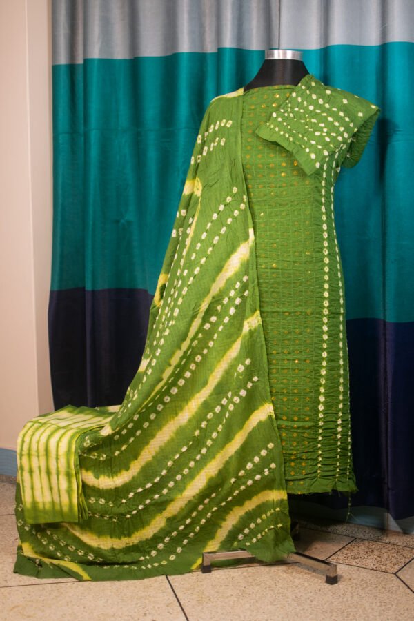 Chunri-batiq-2 ভিআইপি চুনরি বাটিক থ্রি পিস - C4